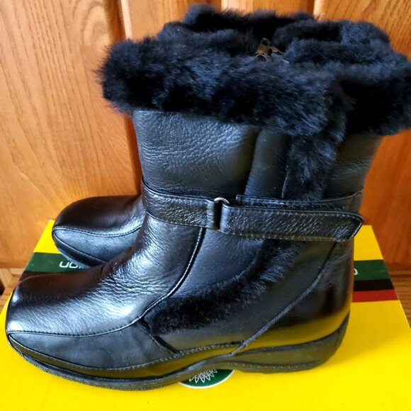 WOMEN BOOTS HOOPOE SIZE 8 W BLACK FAUX FUR ZIPPER STRAP CLOSURE NEW - Picture 4 of 12